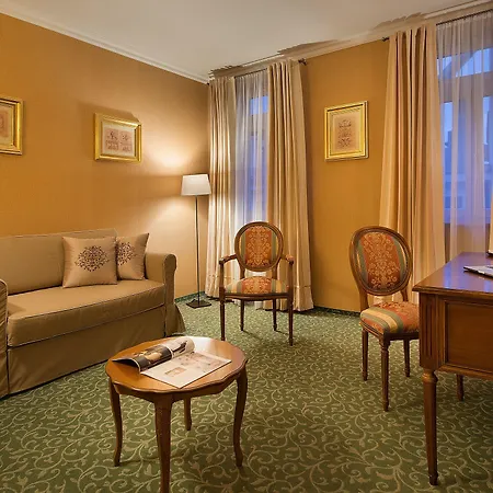 Angelis Hotel 4*