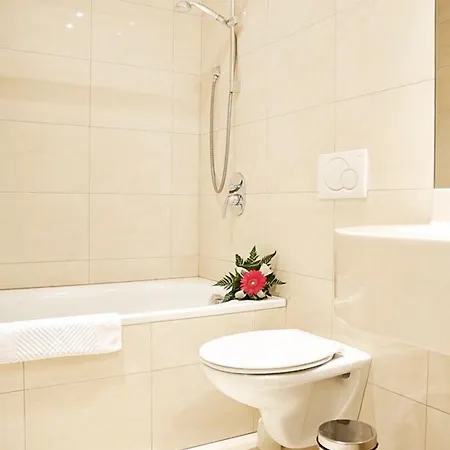 Hotell Angelis 4*