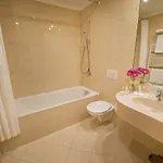 Отель Angelis 4*