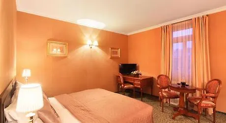 Angelis Hotel 4*