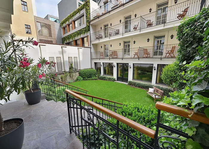 Angelis Hotell 4*
